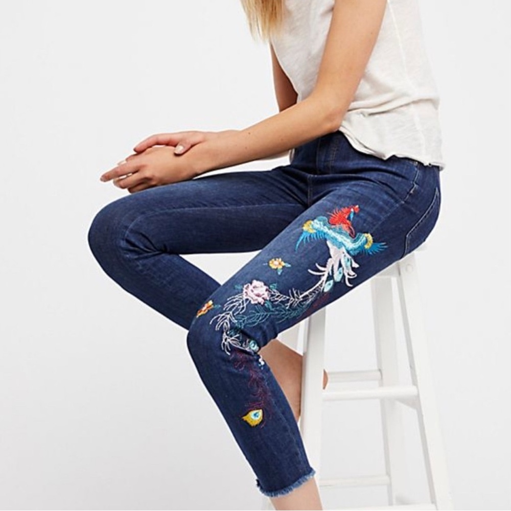 Free People Jeans Womens 30 Peacock Embroidered Blue Denim Raw Frayed Hem Skinny